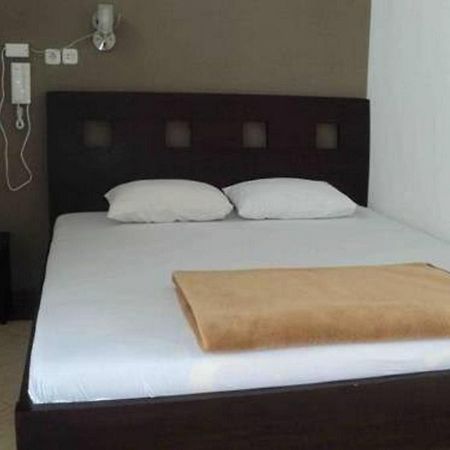 Hotel Nirwana Situbondo Redpartner Banyuanget Zewnętrze zdjęcie