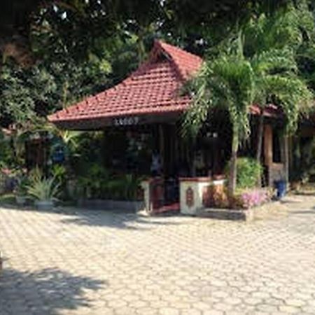 Hotel Nirwana Situbondo Redpartner Banyuanget Zewnętrze zdjęcie